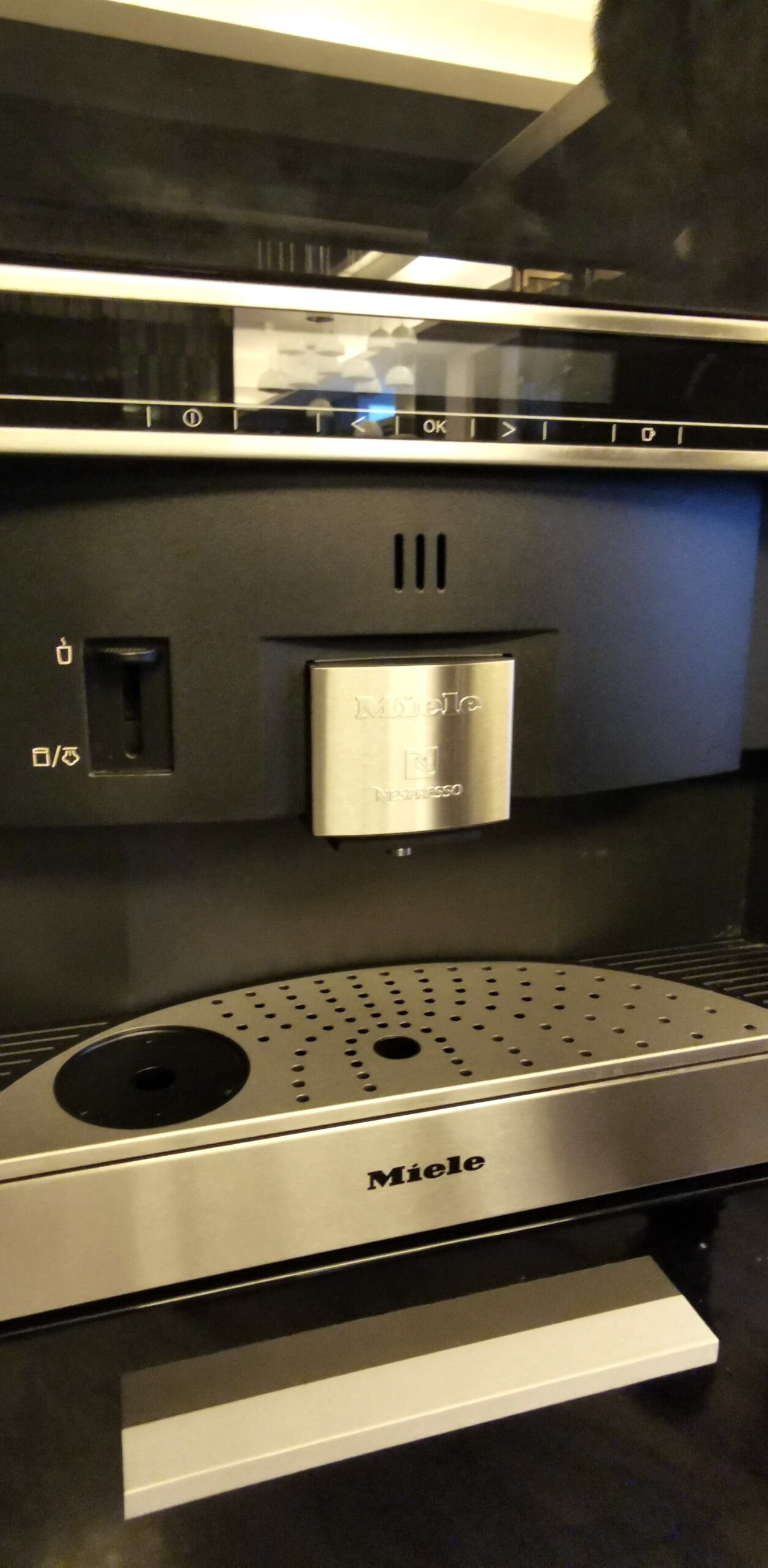 Miele coffee machine 嵌入式咖啡機 CVA 3650 _ 595 x x463 x 560