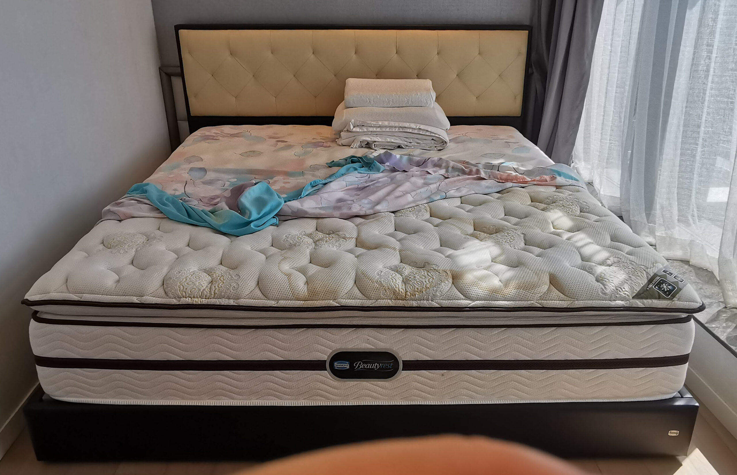 13 Simmons Bedframe & Mattress set W2070 L2150 H1150 mm