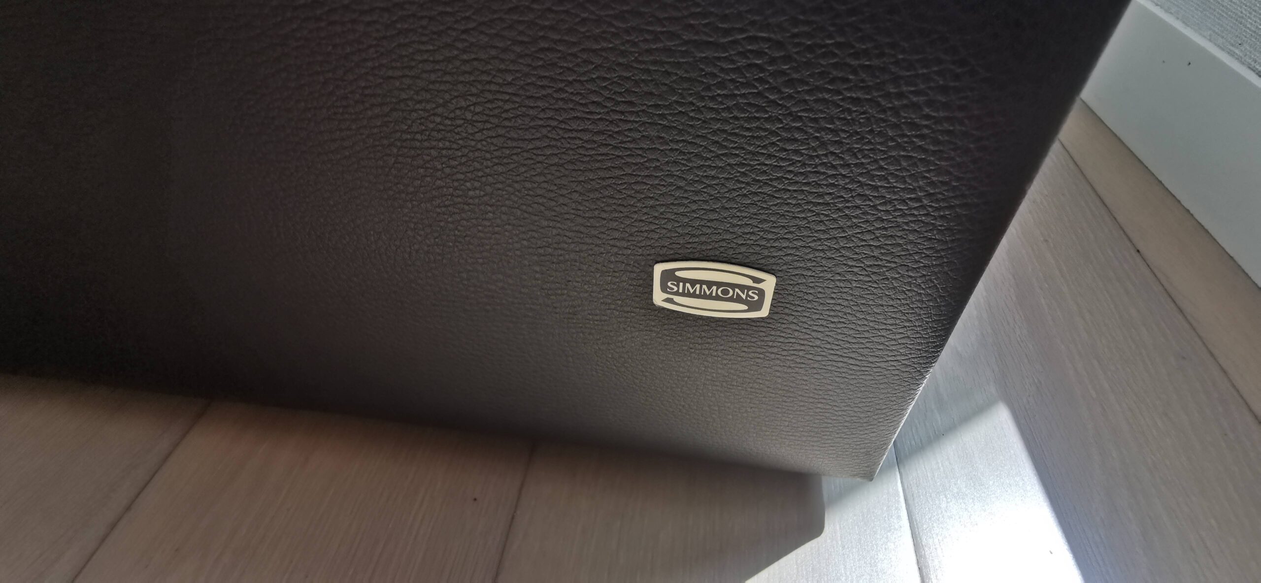 13 Simmons Bedframe & Mattress set W2070 L2150 H1150 mm